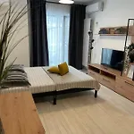 Moghioros Park Dum3 * Bukarest