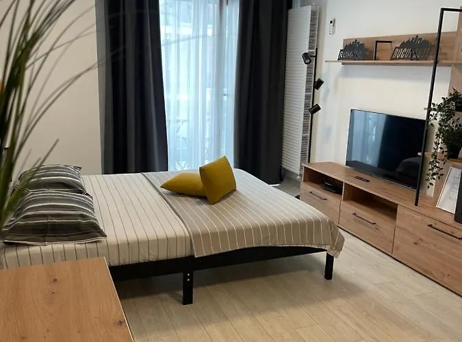 Moghioros Park Dum3 * Bükreş